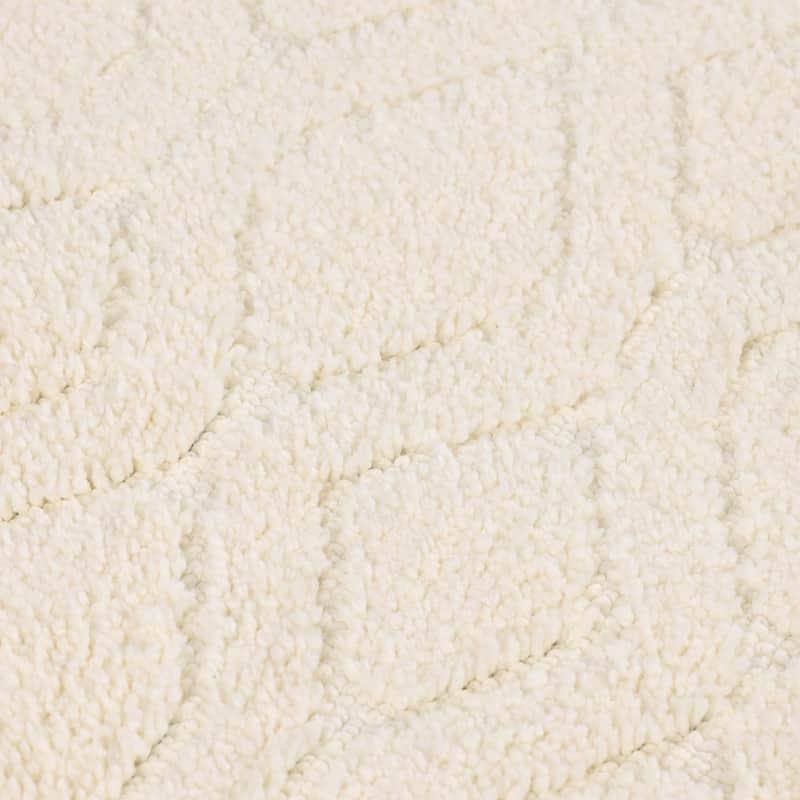 Blue Nile Mills Diamond Lattice Textured Non-Slip Washable Bath Rugs - Set of 2