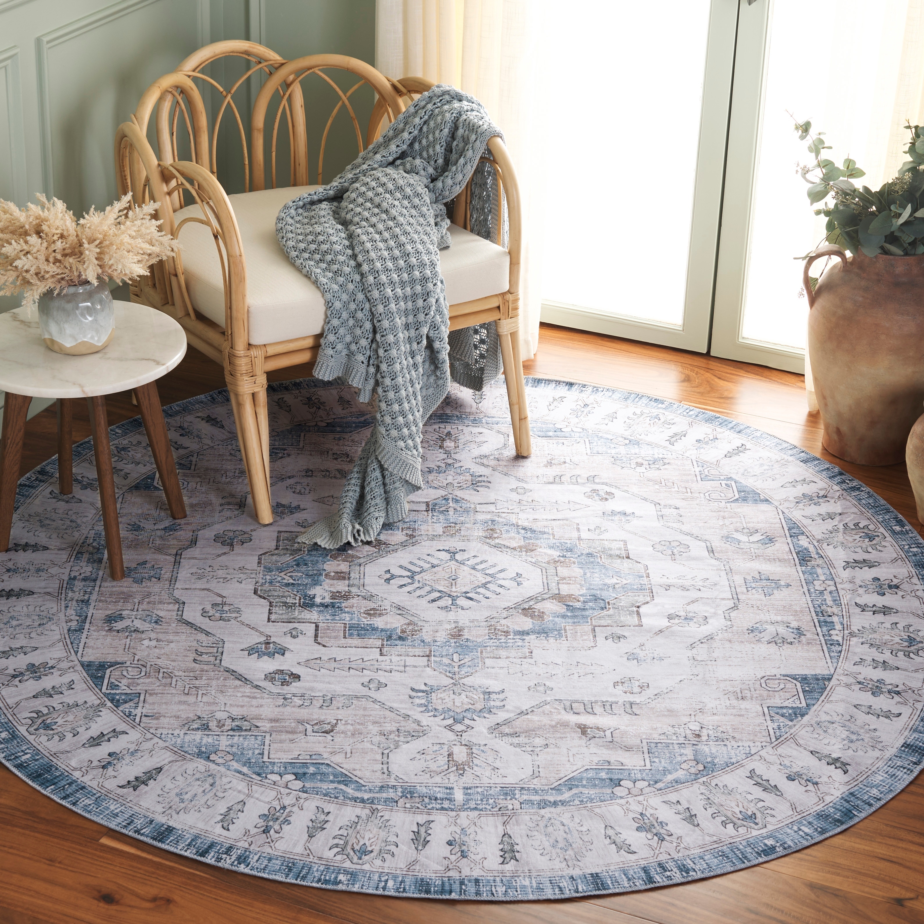SAFAVIEH Arizona Sevtap Machine Washable Slip Resistant Rug