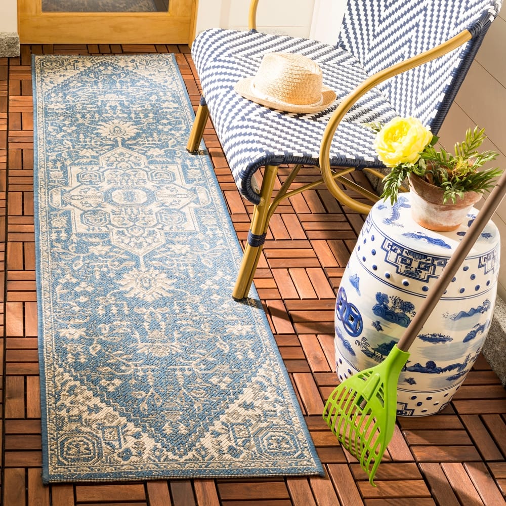 SAFAVIEH Beach House Caoimhe Indoor/ Outdoor Patio Backyard Rug