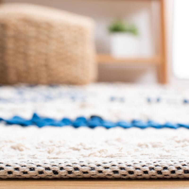 SAFAVIEH Handmade Natura Jaidyn Stripe Rug