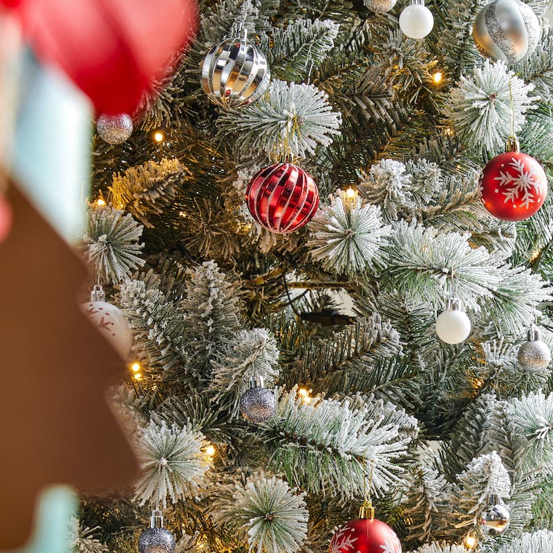 Glitzhome 7.5/9/11ft Pre-Lit Flocked Warm White & Multi-color Artificial Christmas Tree with Remote Controller