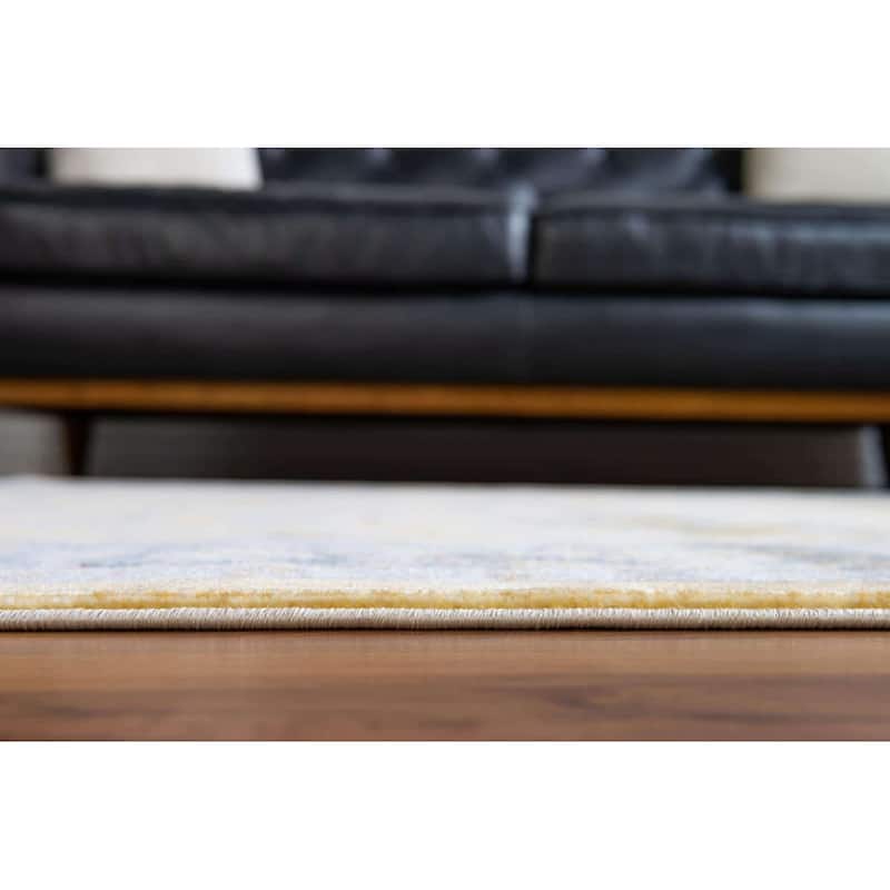 Traditional Samana Collection Area Rug