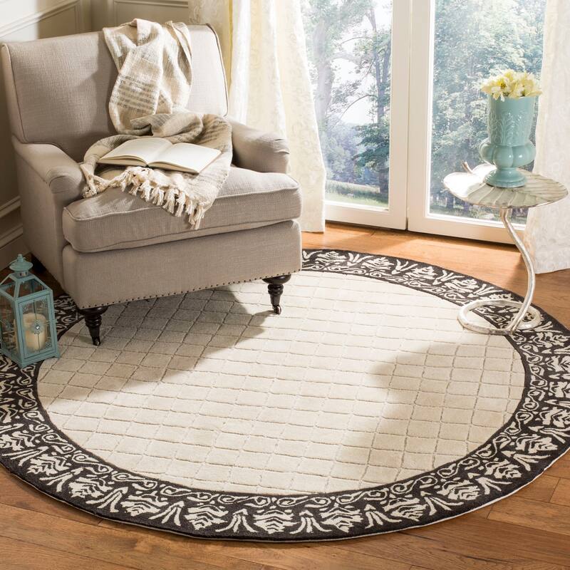 SAFAVIEH Handmade Total Performance Majbritt Oriental Trellis Rug - 6' Round - Grey