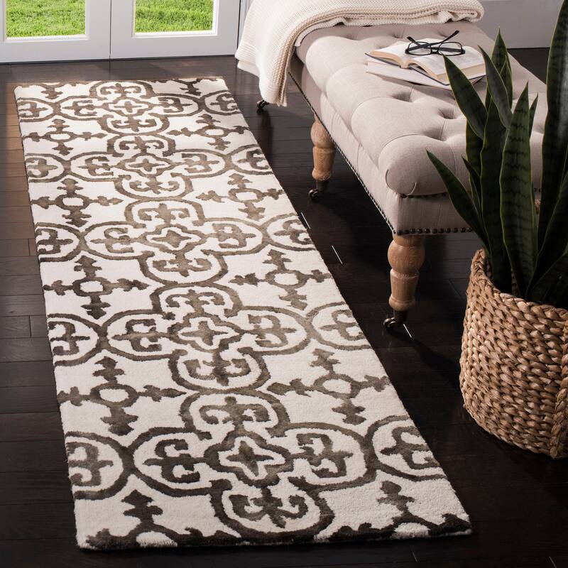 SAFAVIEH Handmade Dip Dye Reintraut Watercolor Vintage Boho Wool - 2' 3" x 8' - Ivory/Brown - Runner
