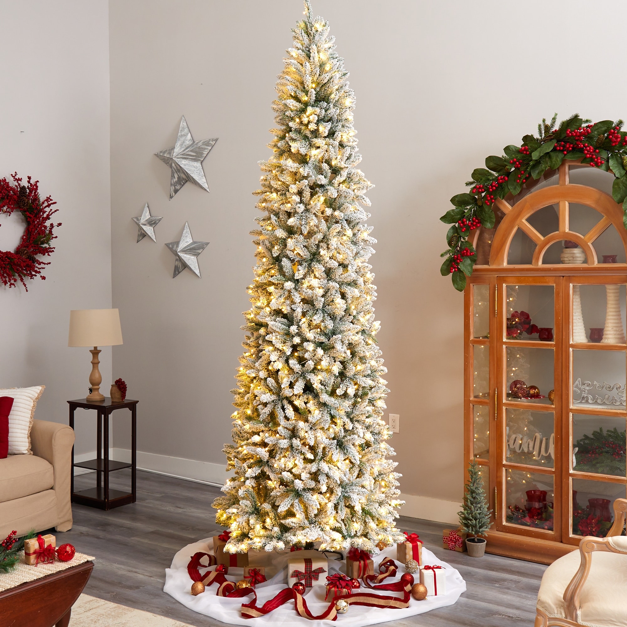 Slim Flocked 10-foot Montreal Fir Pre-lit Christmas Tree - 120