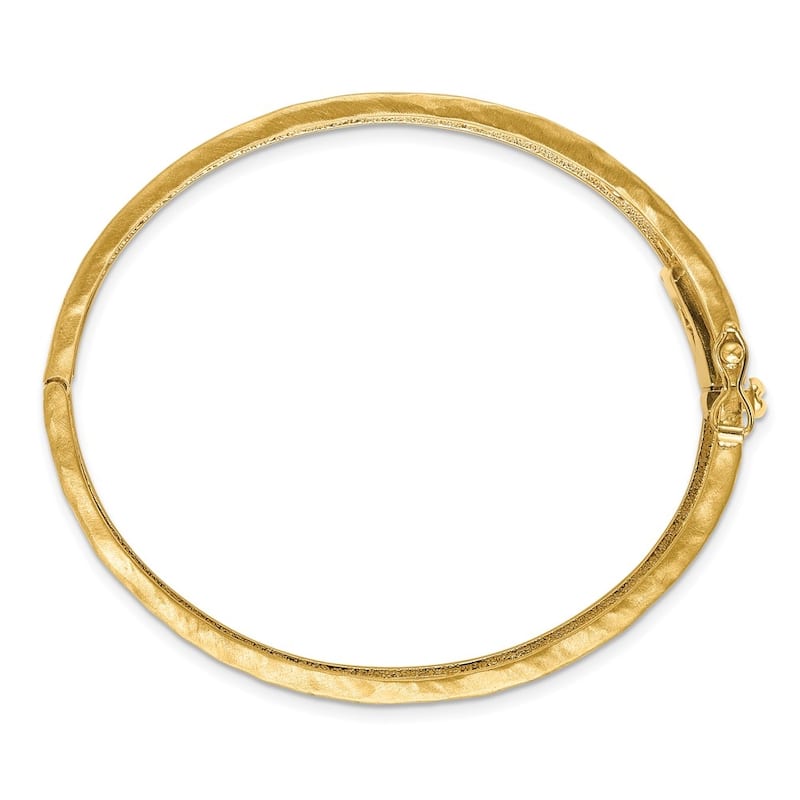 Curata Italian 18k Yellow Gold 7" 0.66 cttw Diamond Hammered Hinged Bangle Bracelet