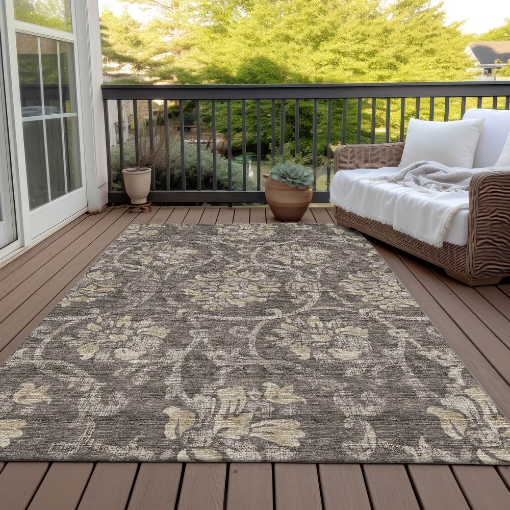 Machine Washable Indoor/ Outdoor Chantille Floral Scroll Rug