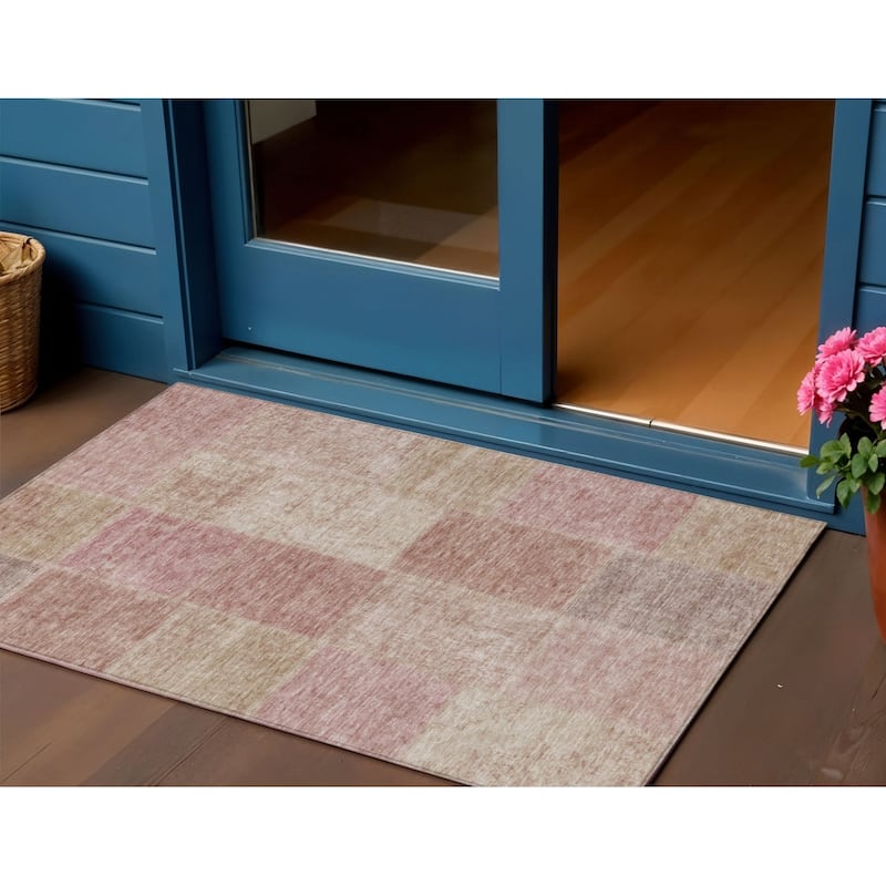 HomeRoots Patchwork Transitional Rectangle Outdoor Rug - 3' x 5'