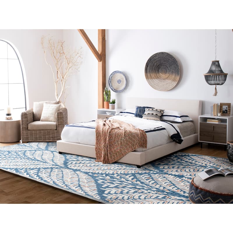 SAFAVIEH Handmade Capri Ilianka Wool Rug