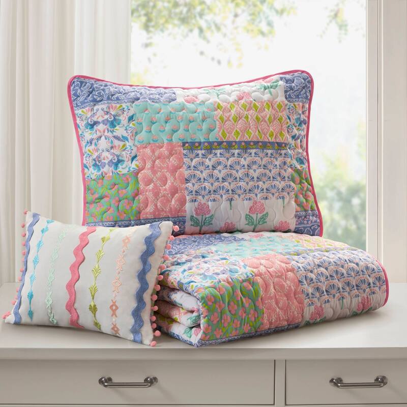 Intelligent Design Nellie Quilt Set