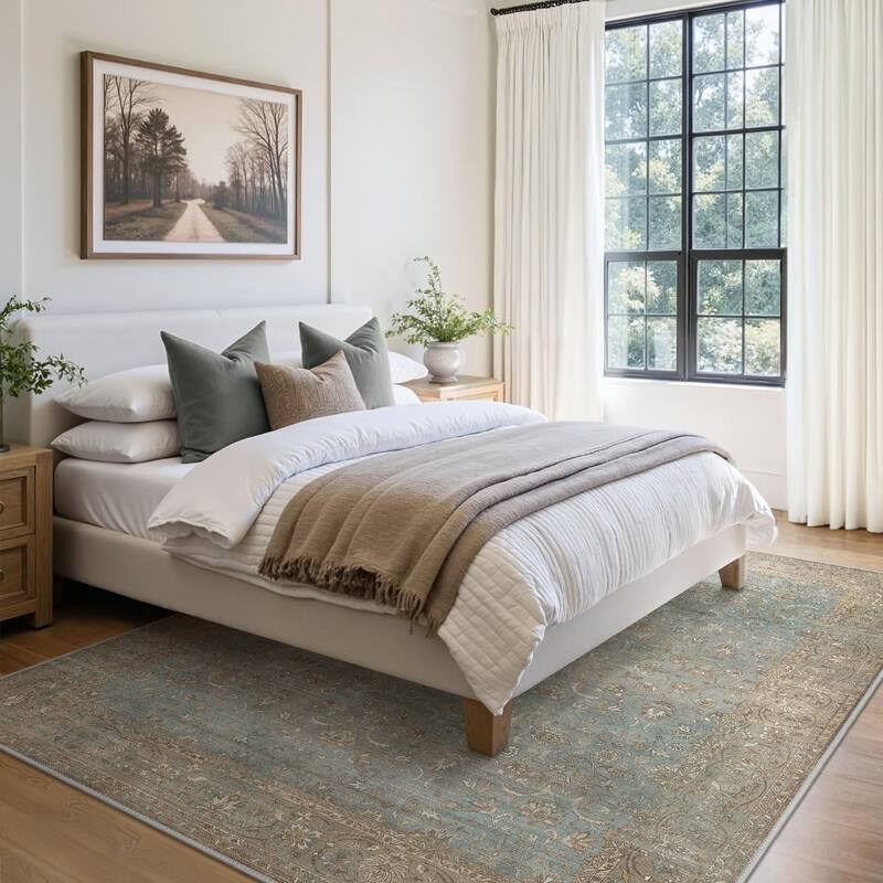 Mcow Vintage Floral Low-Pile Machine-Washable Area Rug