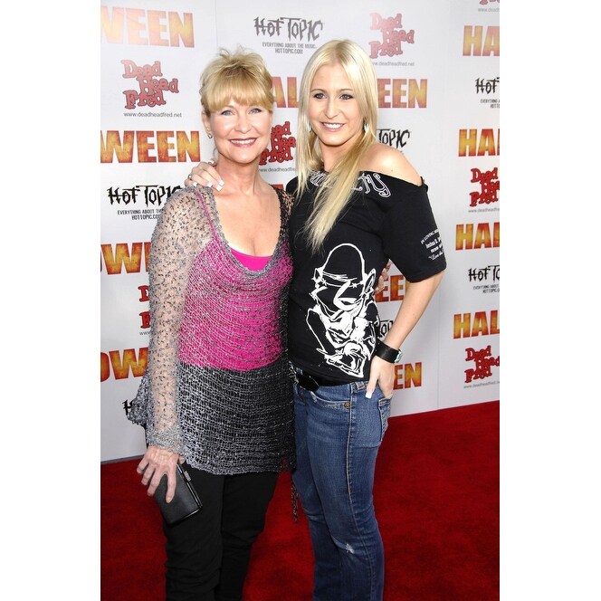 Dee Wallace Gabrielle Stone At Arrivals For Premiere Of Rob ZombieS  Halloween GraumanS Chinese Theatre Los Angeles Ca August 23 - Overstock -  24362544