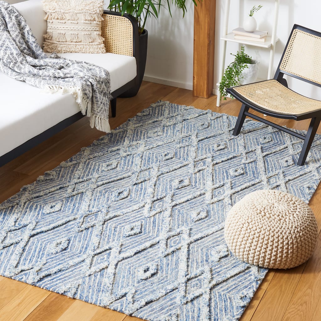 SAFAVIEH Handmade Kenya Abigaelle Moroccan Boho Wool Rug