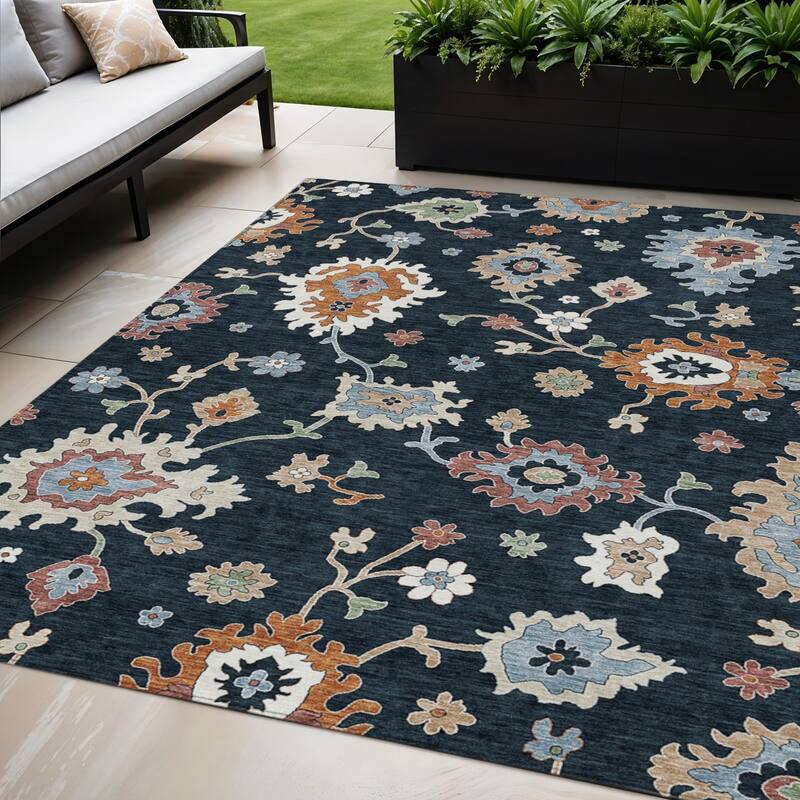 HomeRoots Floral Traditional Rectangle Outdoor Rug - 5' X 8'