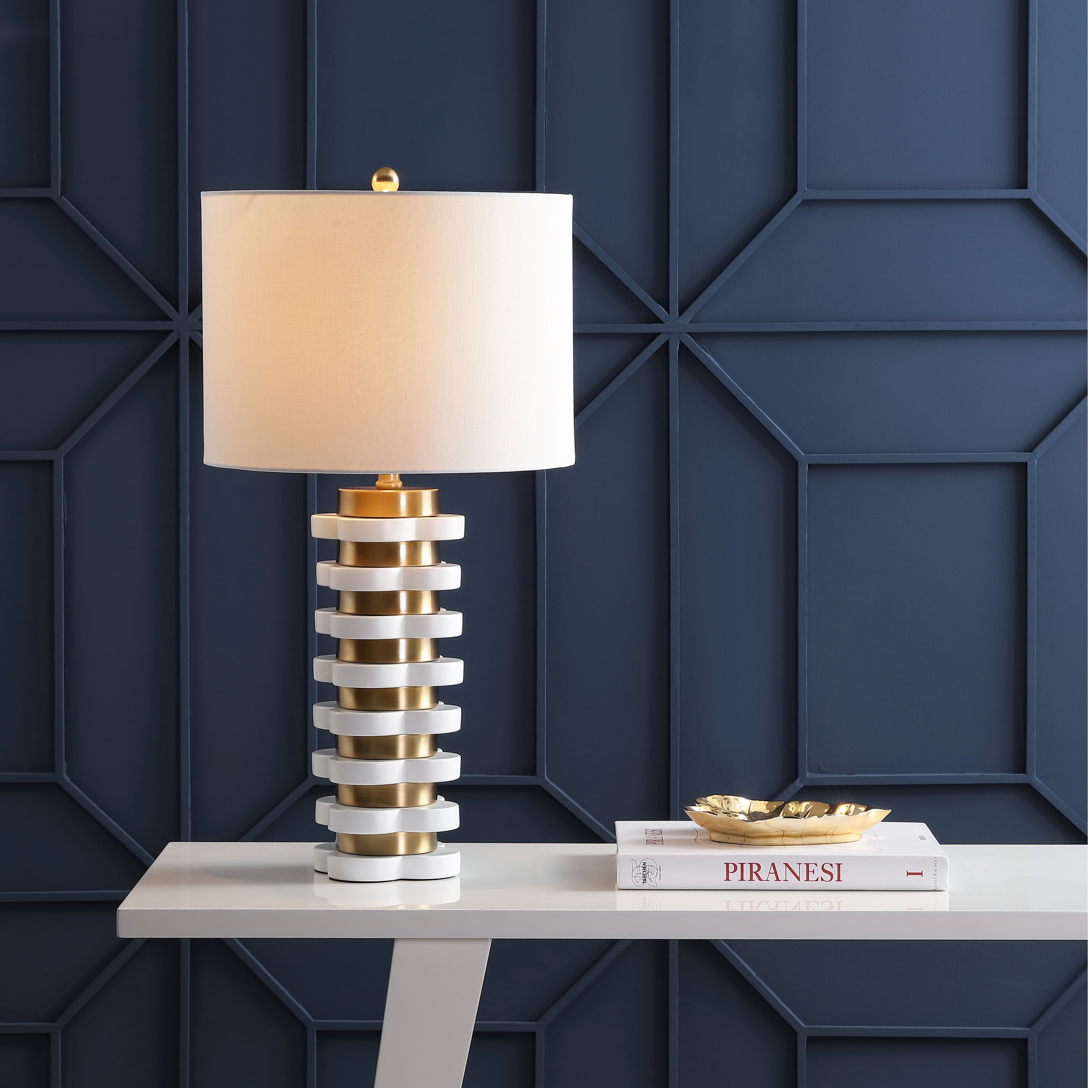 JONATHAN Y Marsh 26.5" Quatrefoil Striped Resin LED Table Lamp, Brass