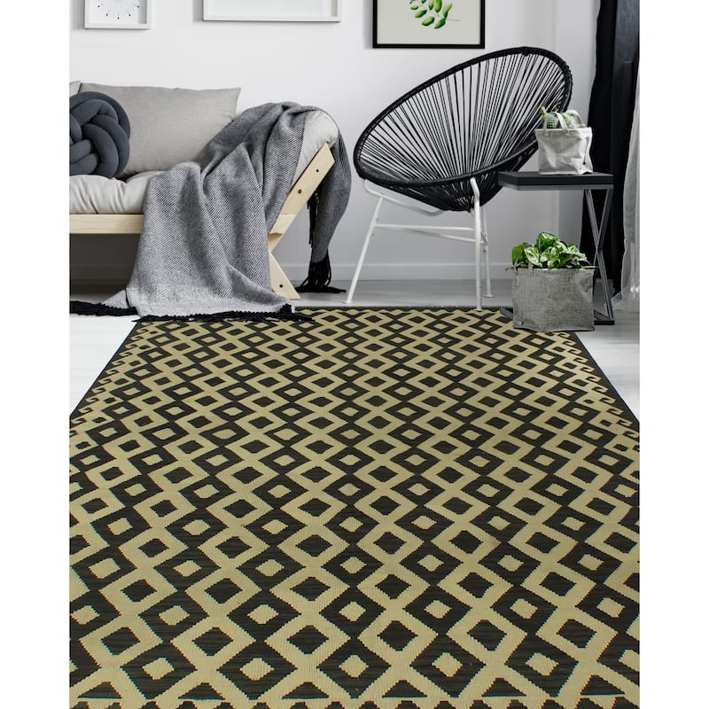Hand-Woven Sangat Kilim Tordil Ivory/Black Rug - 5'9" x 8'1"