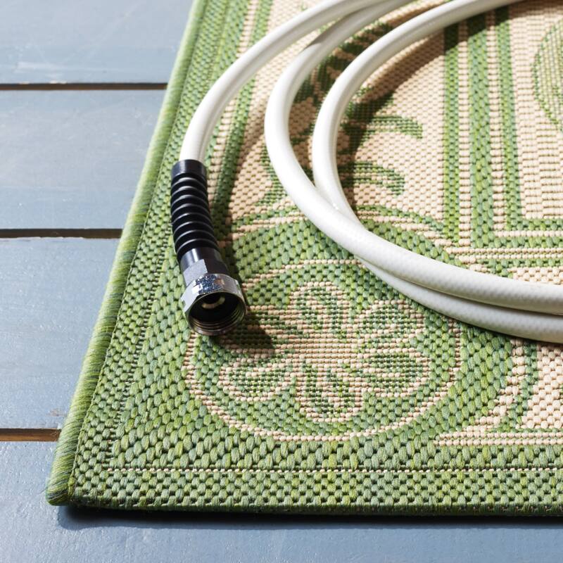 SAFAVIEH Courtyard Asumi Indoor/ Outdoor Waterproof Patio Backyard Rug