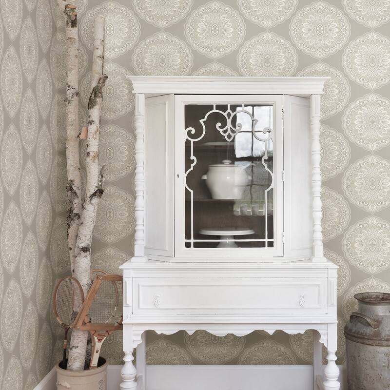 Chesapeake Bolinas Grey Medallion Wallpaper - 20.5in x 396in x 0.025in - 20.5in x 396in x 0.025in