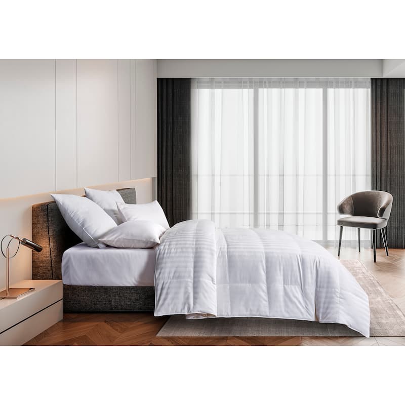 Hotel Grand Oversized 500 Thread Count White Goose Down Comforter On