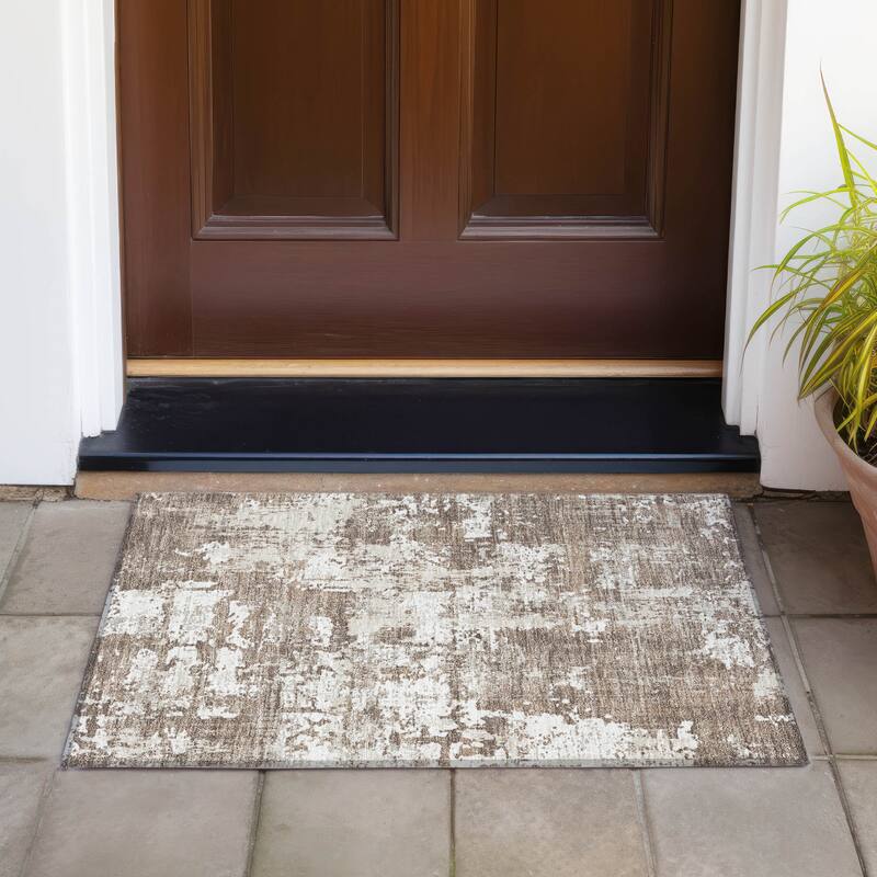 Machine Washable Indoor/ Outdoor Abstract Chantille Rug - Brown - 1'8" x 2'6"