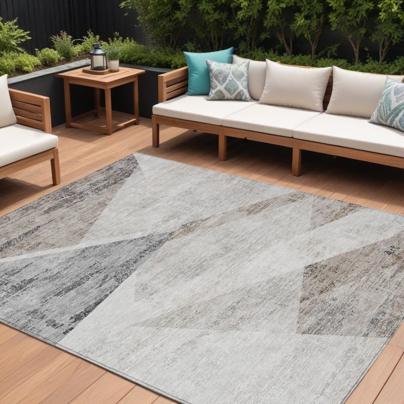HomeRoots Abstract Transitional Rectangle Outdoor Rug - 10' X 14'