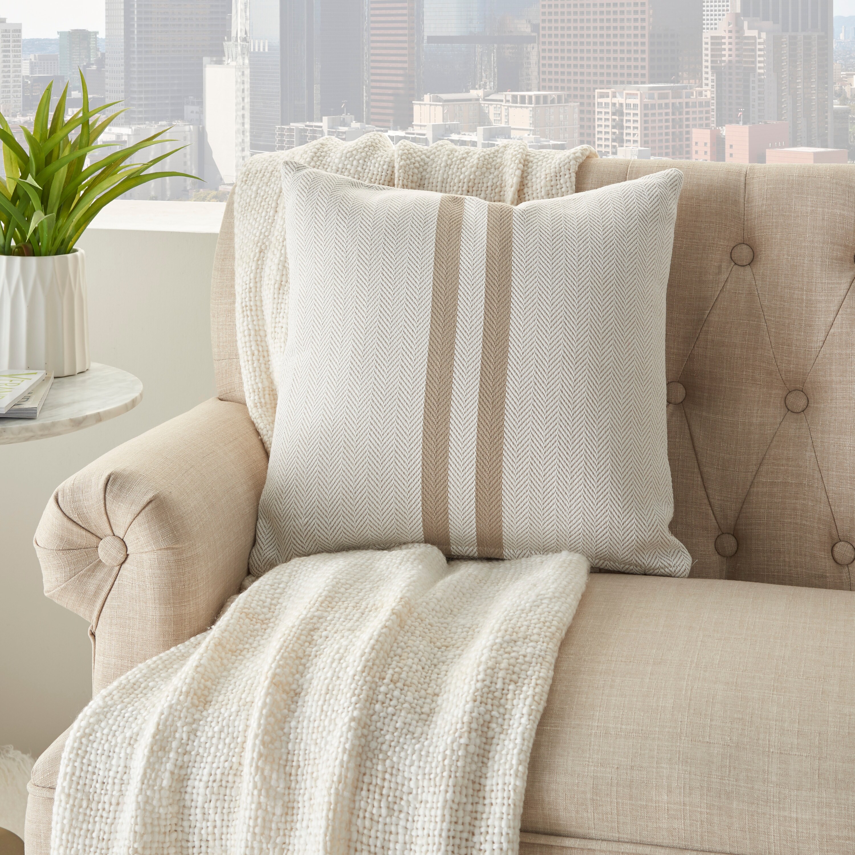 Multicolor 18X18 Mina Victory Outdoor Pillows 18 x 18 Multicolor 18X18 Mina Victory Outdoor Pillows 18 x 18