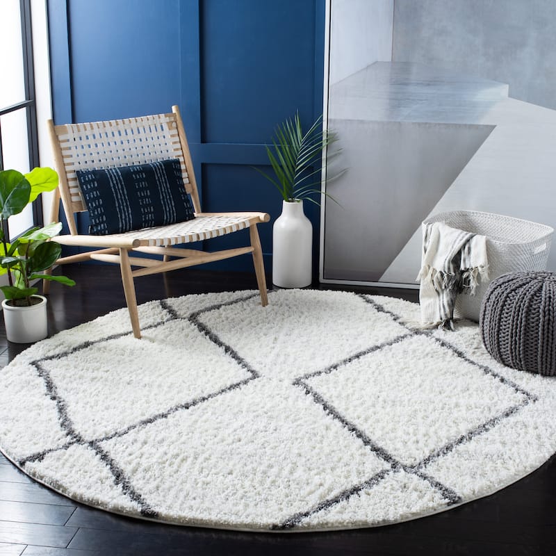 SAFAVIEH August Shag Yukine Trellis 1.26-inch Thick Rug - 6'7" Round - Ivory/Grey