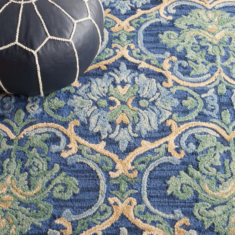 SAFAVIEH Handmade Blossom Parthenia Floral Wool Rug
