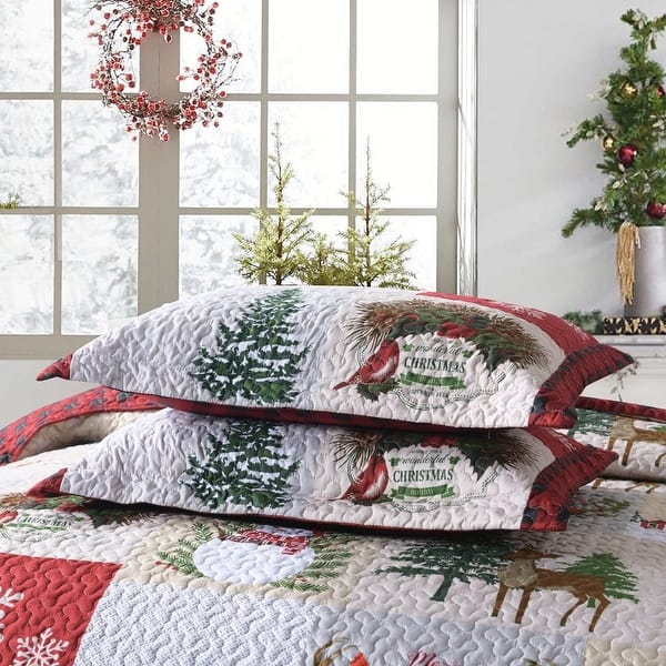 https://ak1.ostkcdn.com/images/products/is/images/direct/d9e81dfd65925862eea601df8d3dbfe097fc9b20/MarCielo-3-Piece-Christmas-Quilt-Set-Bedspread-Set-By013.jpg?impolicy=medium
