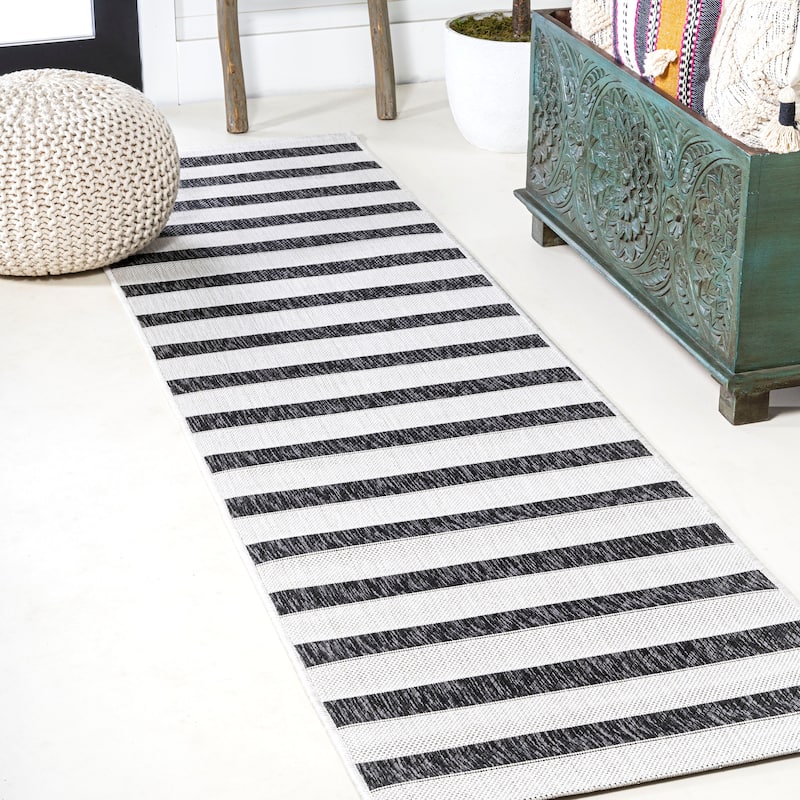 JONATHAN Y Tavira Wide Stripe Indoor/Outdoor Area Rug