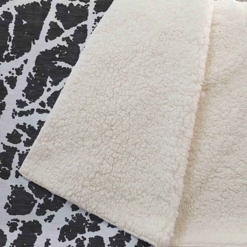 Premium Machine Washable Sherpa Casual Contemporary Throw Blanket