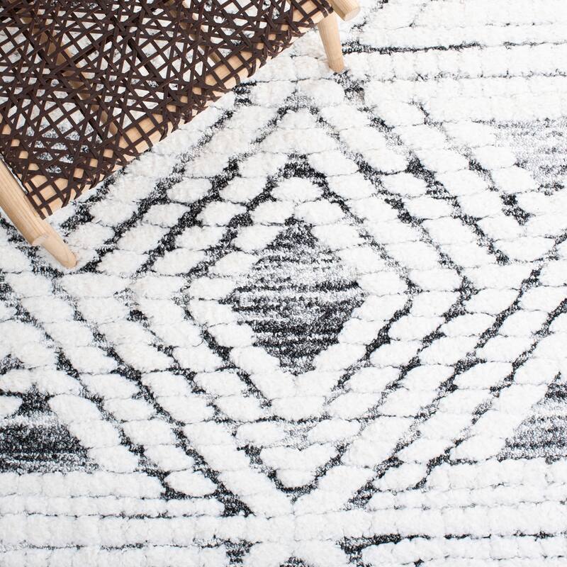SAFAVIEH Moroccan Tassel Shag Antonina 2-inch Thick Rug