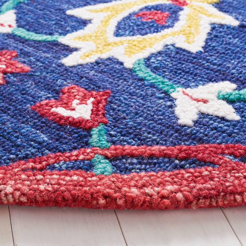 SAFAVIEH Handmade Blossom Rositza Floral Wool Rug