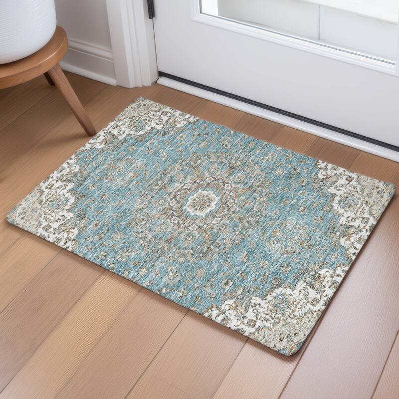 Machine Washable Indoor/ Outdoor Traditional Niko Chantille Rug