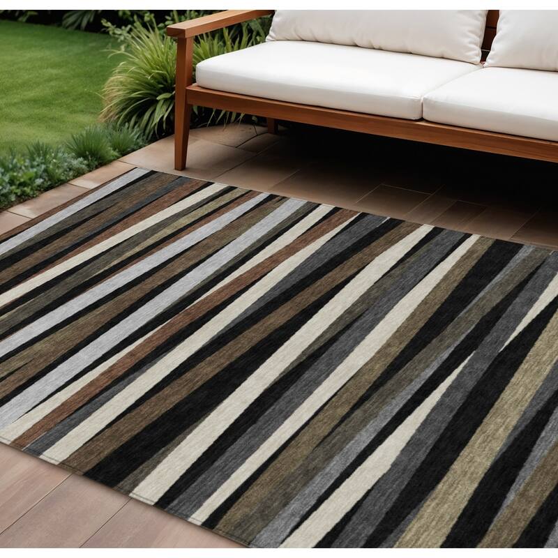 HomeRoots Striped Transitional Rectangle Outdoor Rug - 8' X 10'