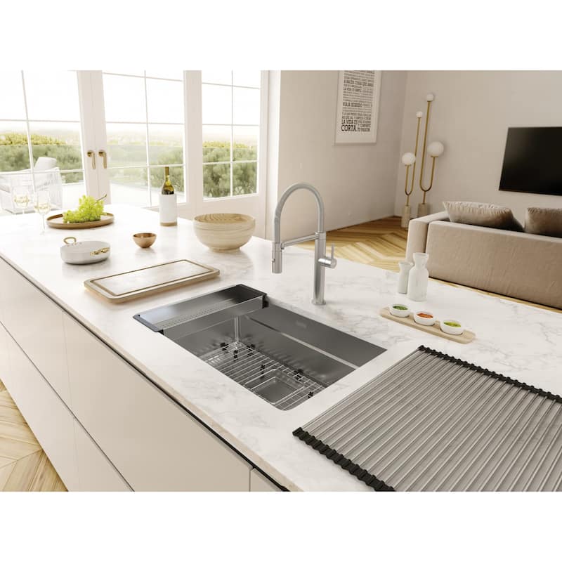 Franke PES-SP Pescara 1.75 GPM Single Hole Pre-Rinse Kitchen Faucet - Stainless Steel 304