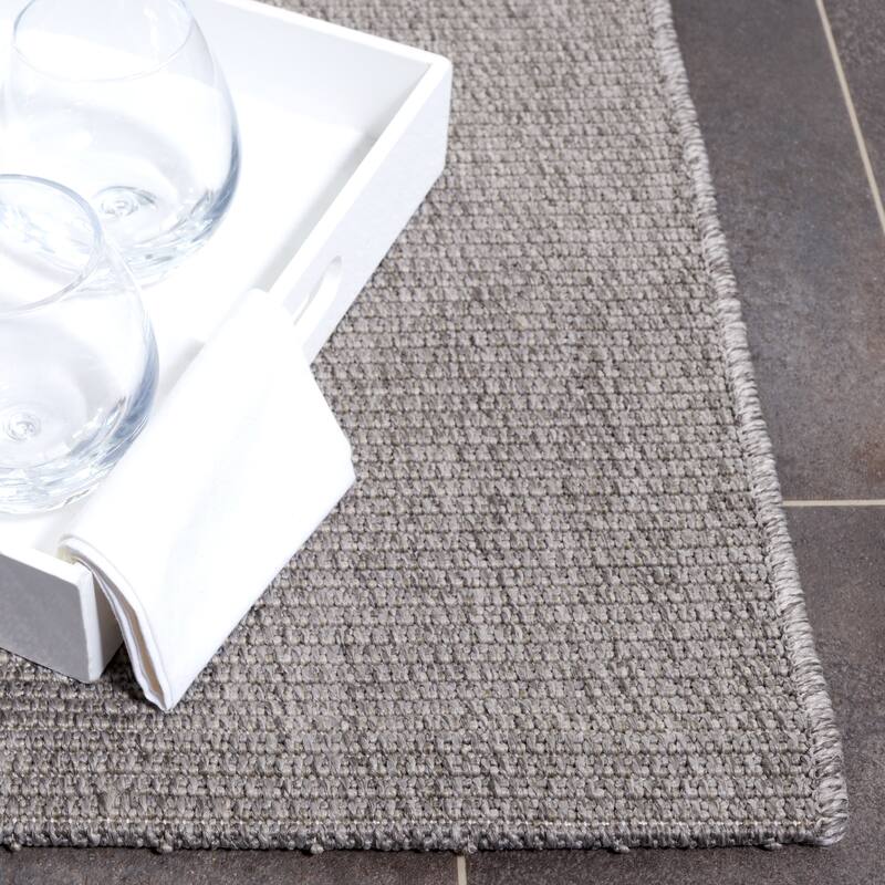 SAFAVIEH Sisal All-Weather Ajrie Indoor/Outdoor Waterproof Patio Backyard Rug