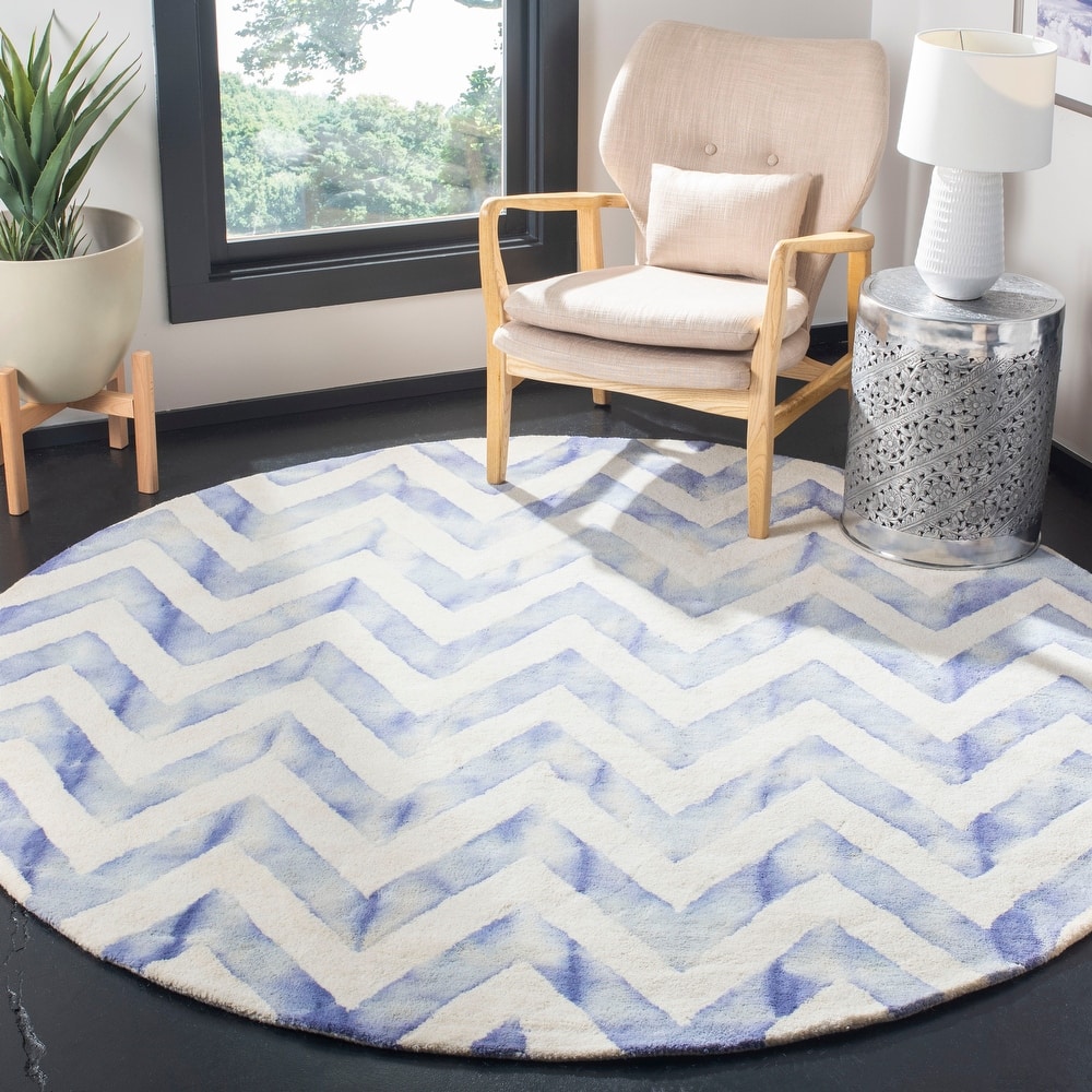 SAFAVIEH Dip Dye Erkhild Hand-tufted Wool Chevron Area Rug