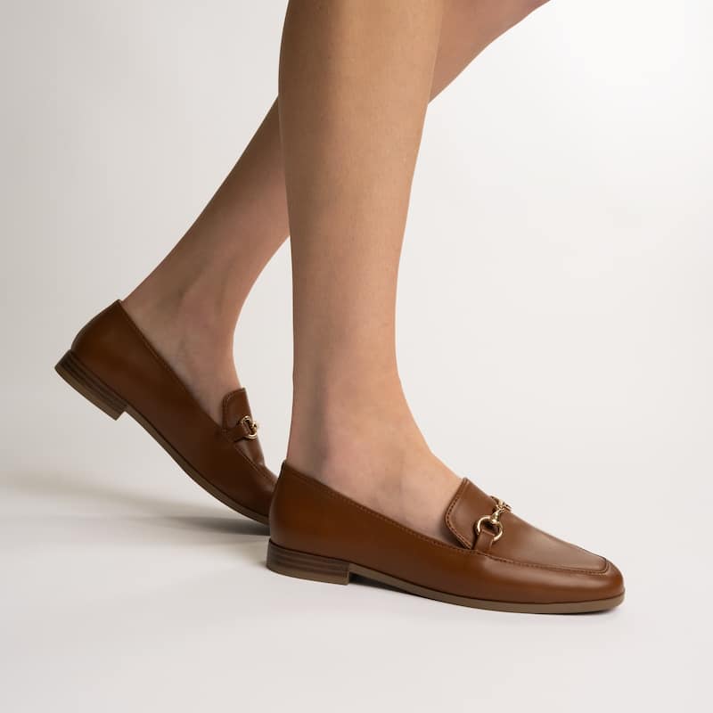 Journee Women's Lacie Slip On Loafers