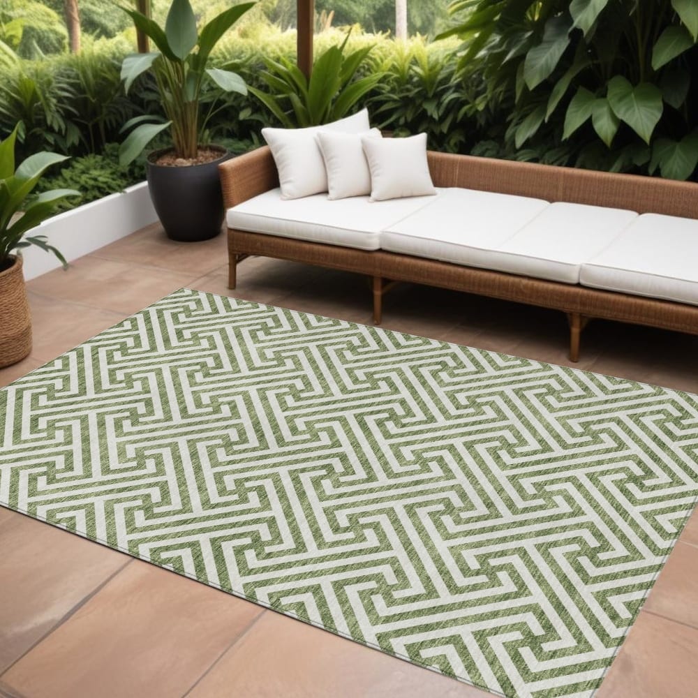 HomeRoots Geometric Transitional Rectangle Outdoor Rug