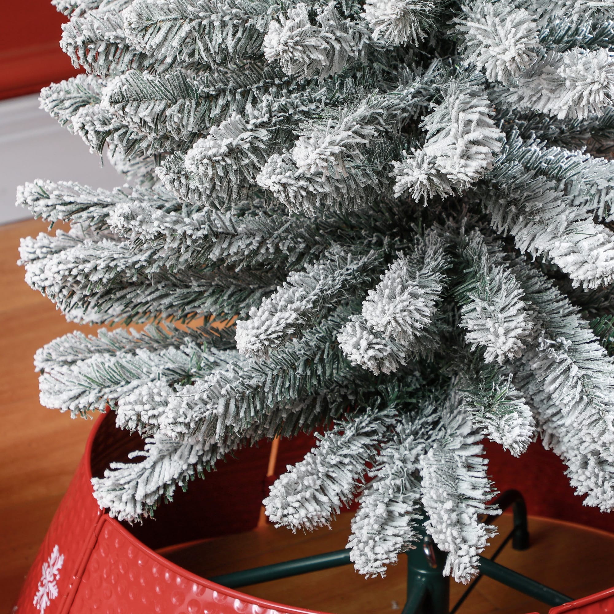 HOMCOM 5ft Snow-Covered Pencil Christmas Tree with 263 Tips for Festive Decor-image