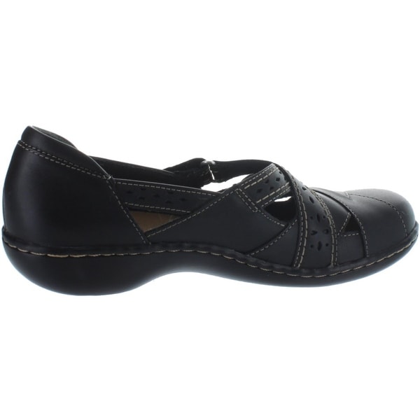 clarks black leather flats