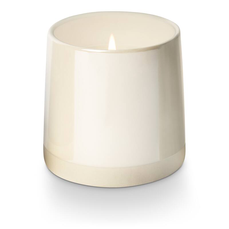 ILLUME Noble Holiday Winter White Candle