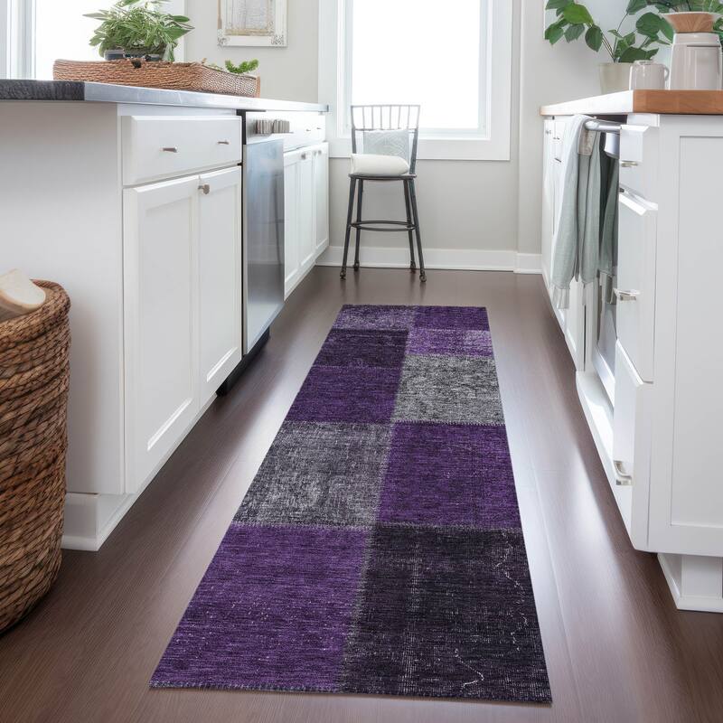 Machine Washable Indoor/ Outdoor Chantille Vintage Oriental Rug - Eggplant - 2'3" x 7'6"