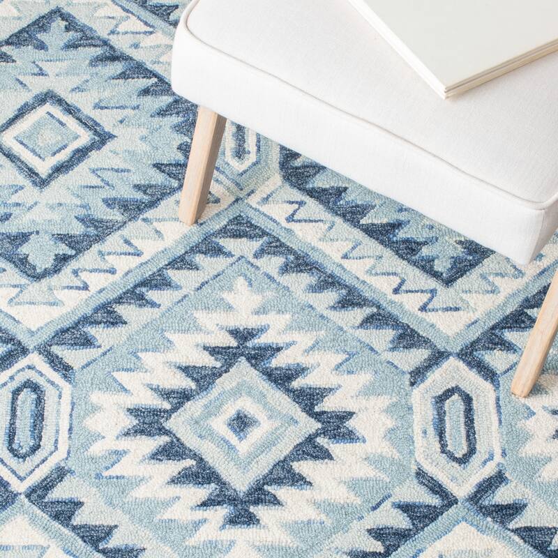 SAFAVIEH Handmade Metro Bryann French Country Wool Rug