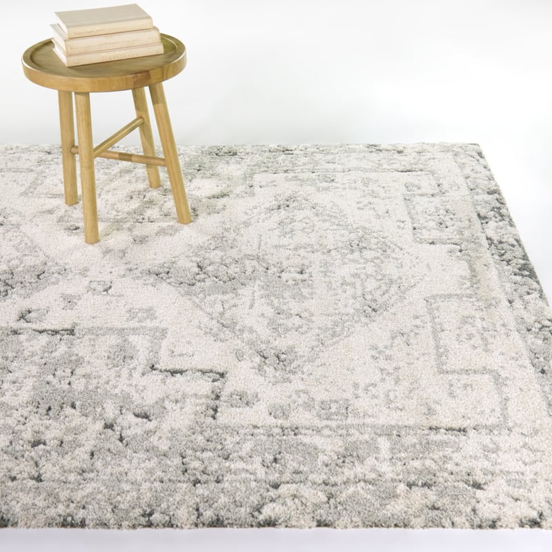 Hilaeira Distressed Traditional Area Rug - Grey - 5'3" x 7'