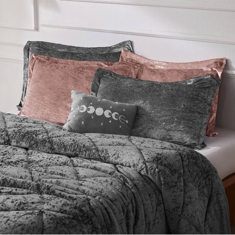 Intelligent Design Isabel Velvet Comforter Set