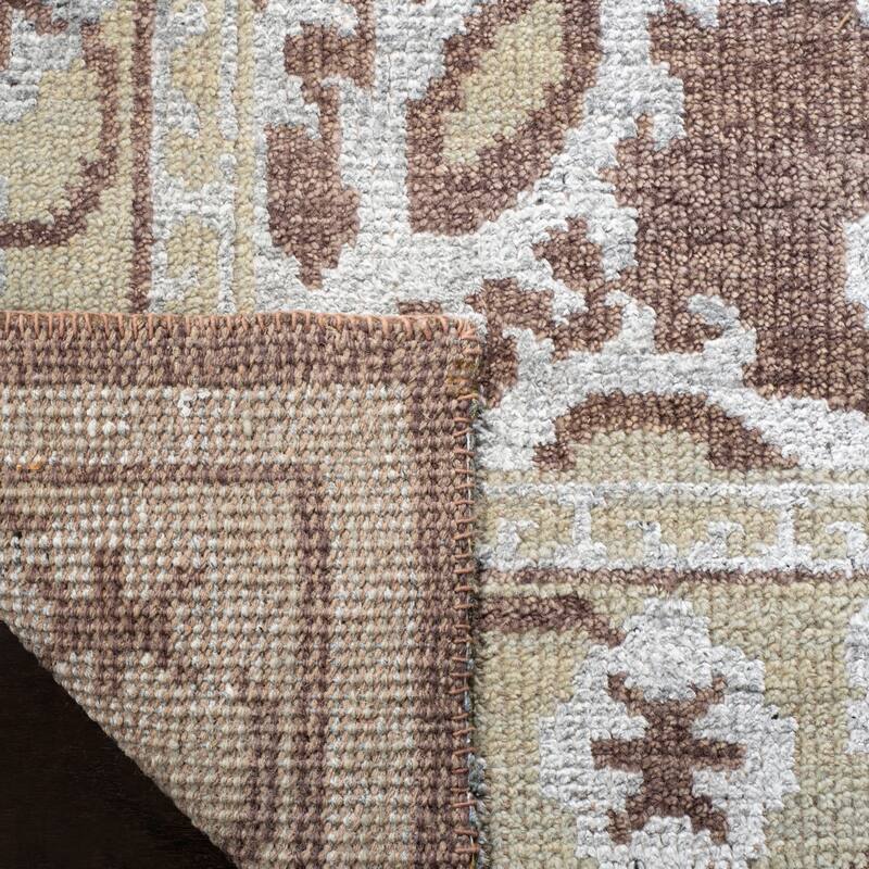 SAFAVIEH Hand-knotted Stone Wash Vetka Modern Wool Rug