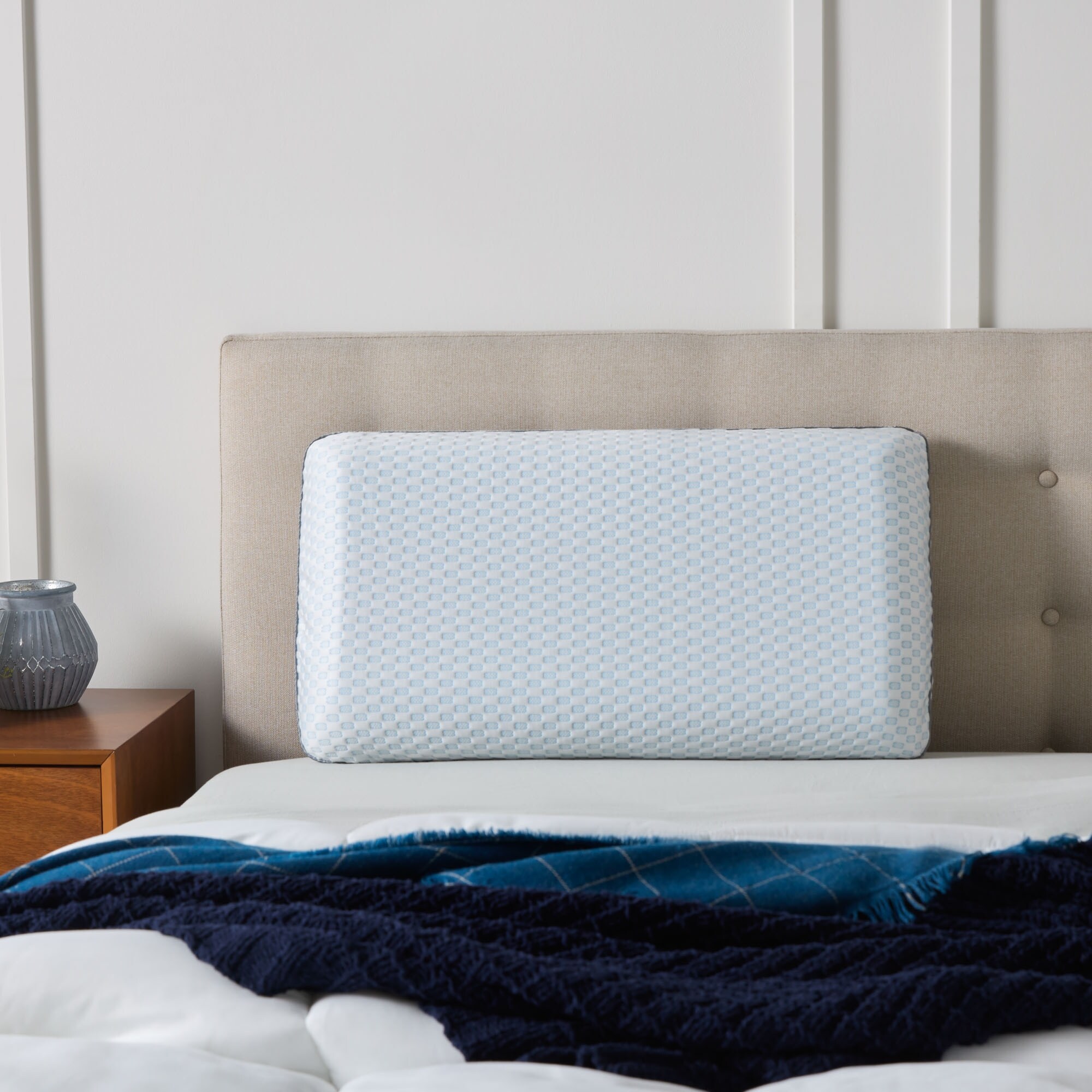 LUCID Comfort Collection Bamboo Charcoal and Gel Memory Foam Cooling Pillow N A
