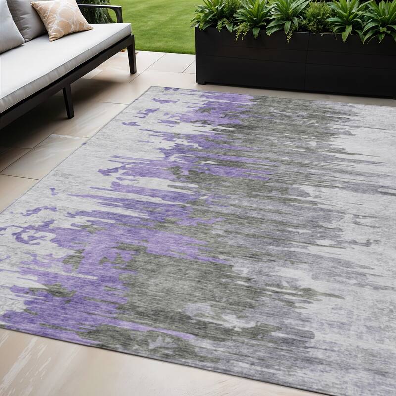HomeRoots Abstract Transitional Rectangle Outdoor Rug - 5' X 8'